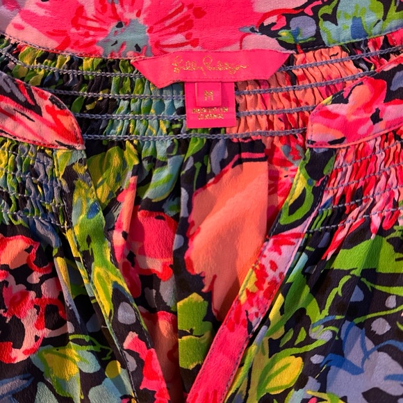 Lilly Pulitzer Medium Elsa 100% Silk Top ‘Festive Fantasy’ - Picture 4 of 5